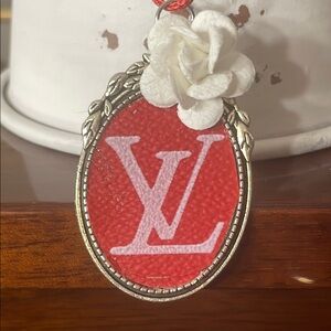 ❤️Luxury Red Pendant with White Initials & Camilla Flower. Stunning